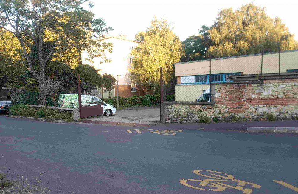 Zsolnay 45 Hátsó Kapu-min